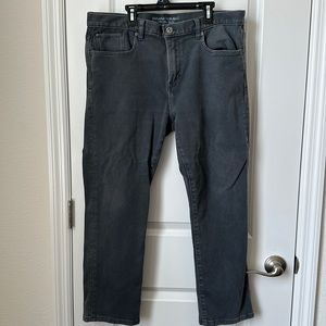 BANANA REPUBLIC Gray Authentic Traveler Slim Jeans - Size: 35x30